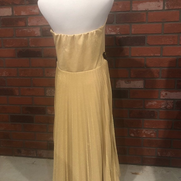 Size 12 gold Igigi lined halter dress - Picture 3 of 3